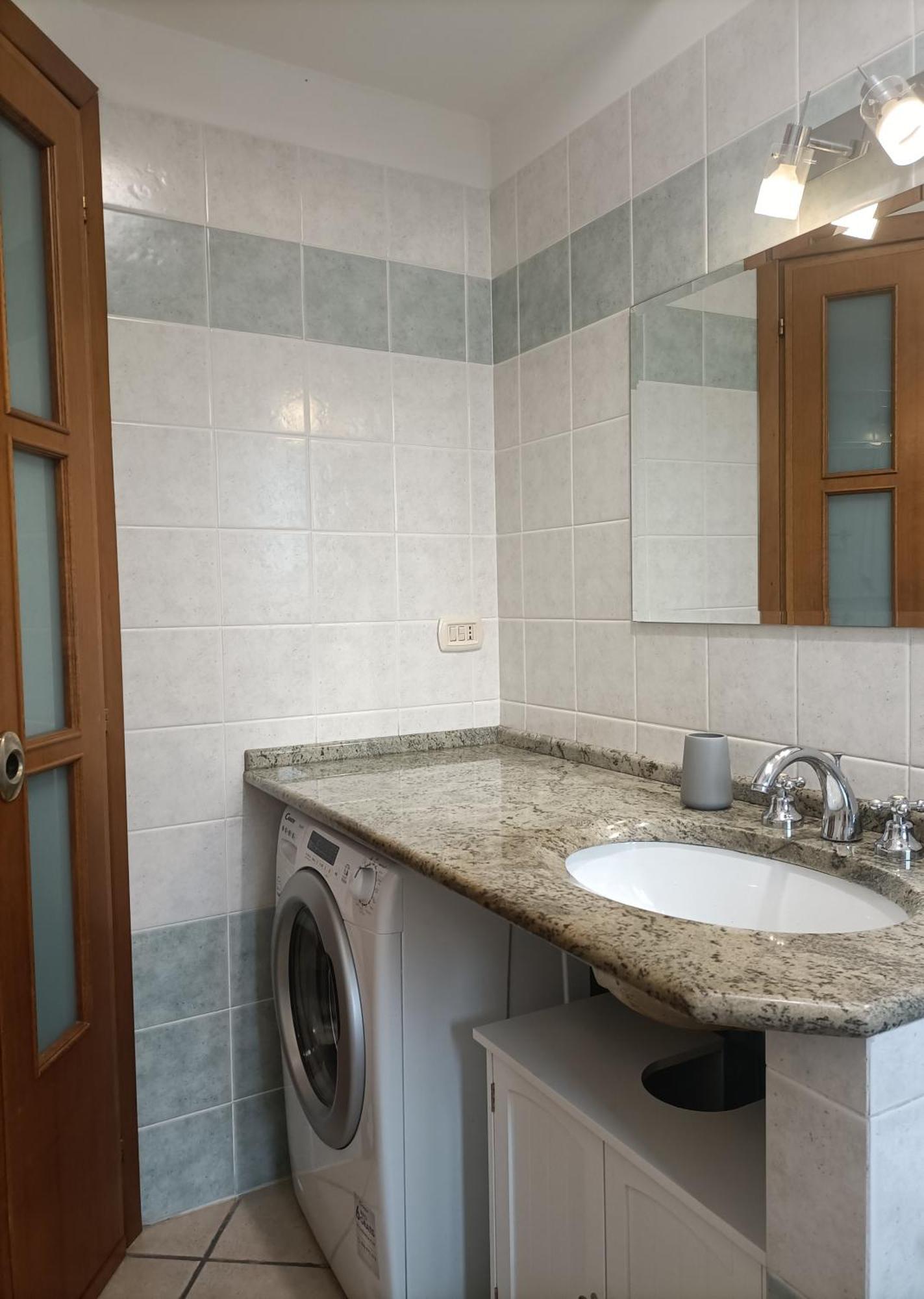 Bright Port View Apartment- Free Parking 卡利亚里 外观 照片