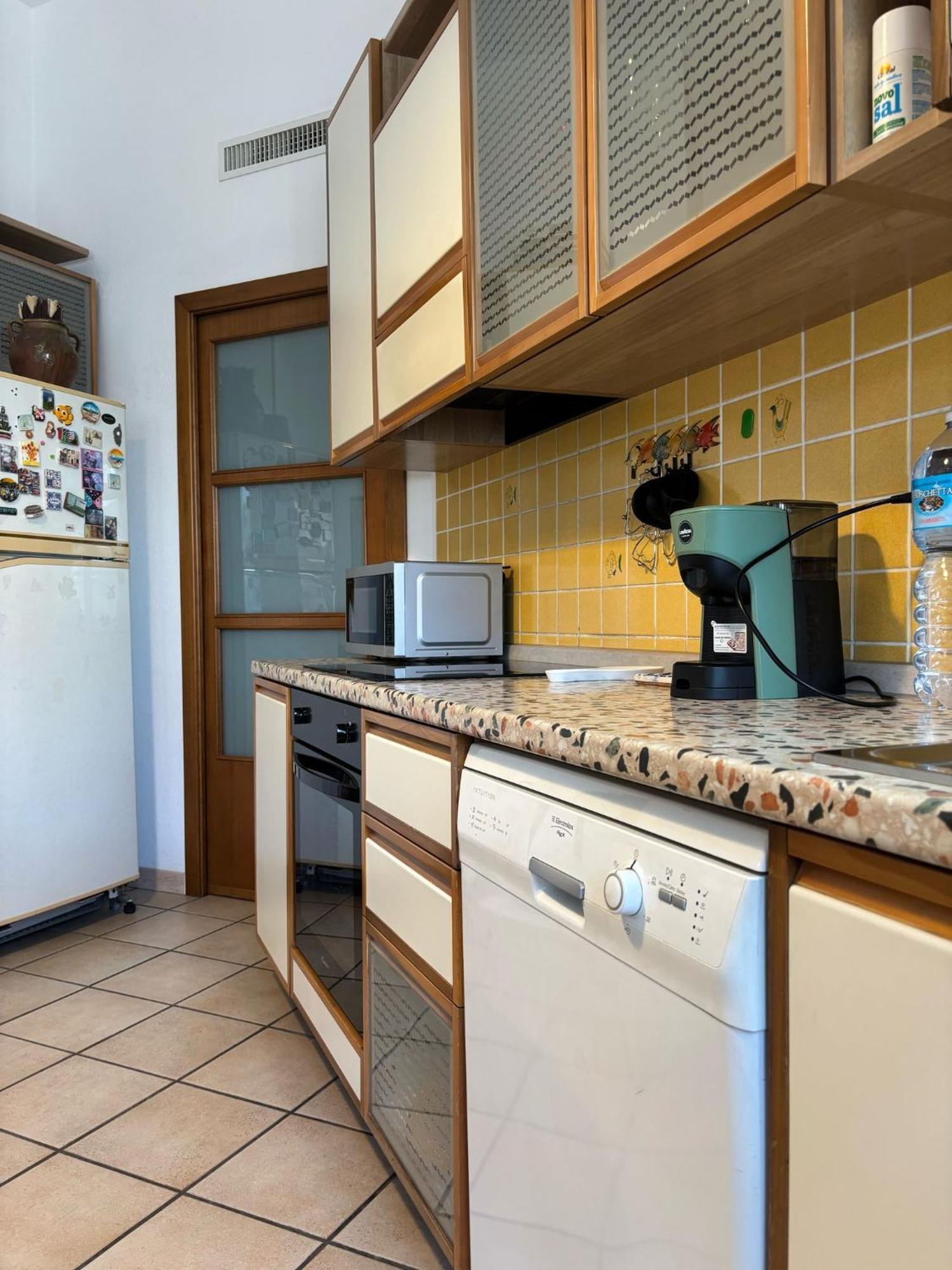 Bright Port View Apartment- Free Parking 卡利亚里 外观 照片